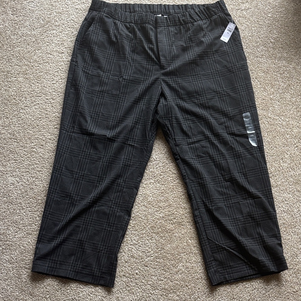 Women’s GAP black checkered ankle pants